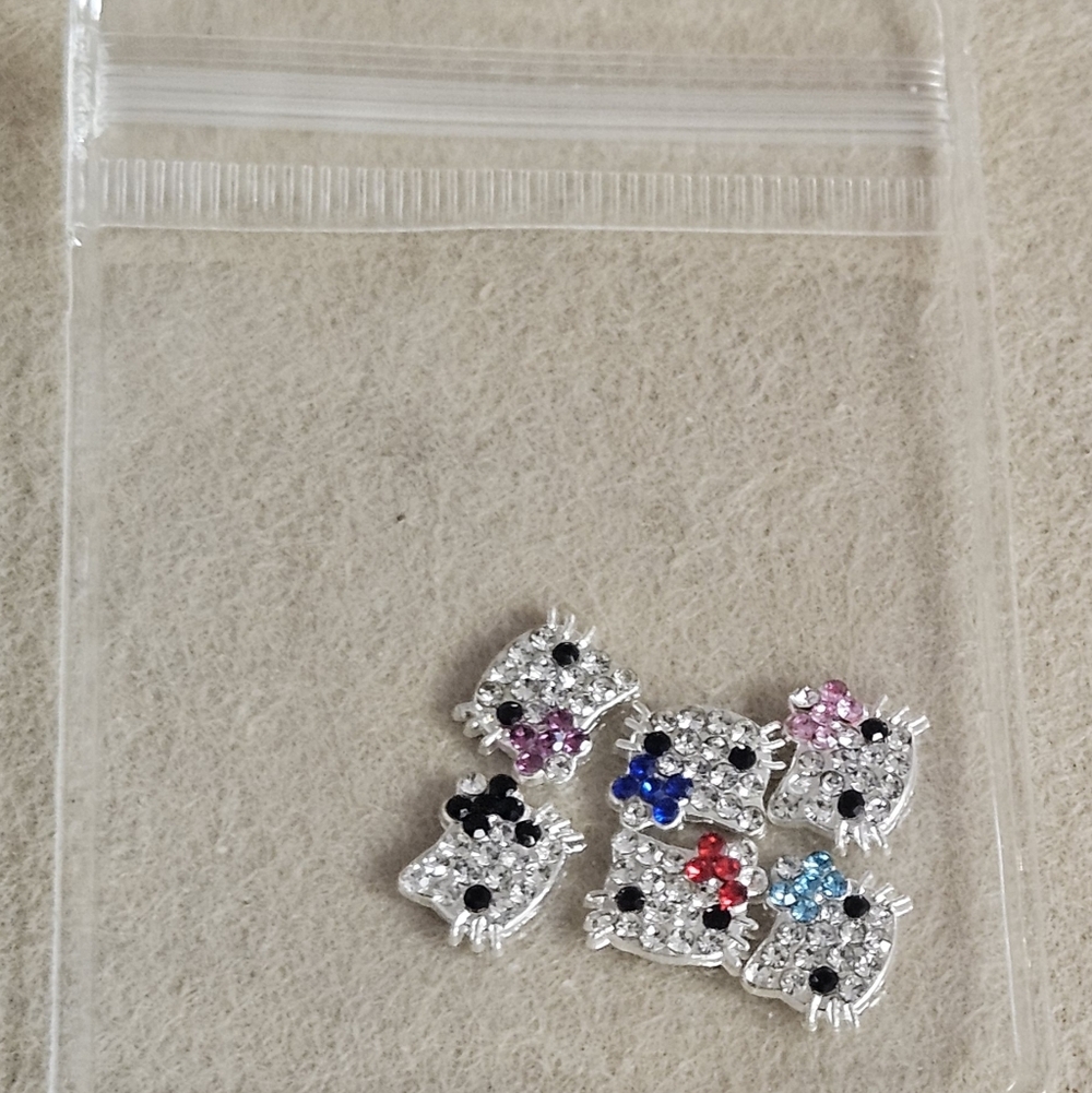 NWT 6pcs HELLO KITTY HEADS SILVER BLING NAIL ART CHARMS! - Picture 11 of 16